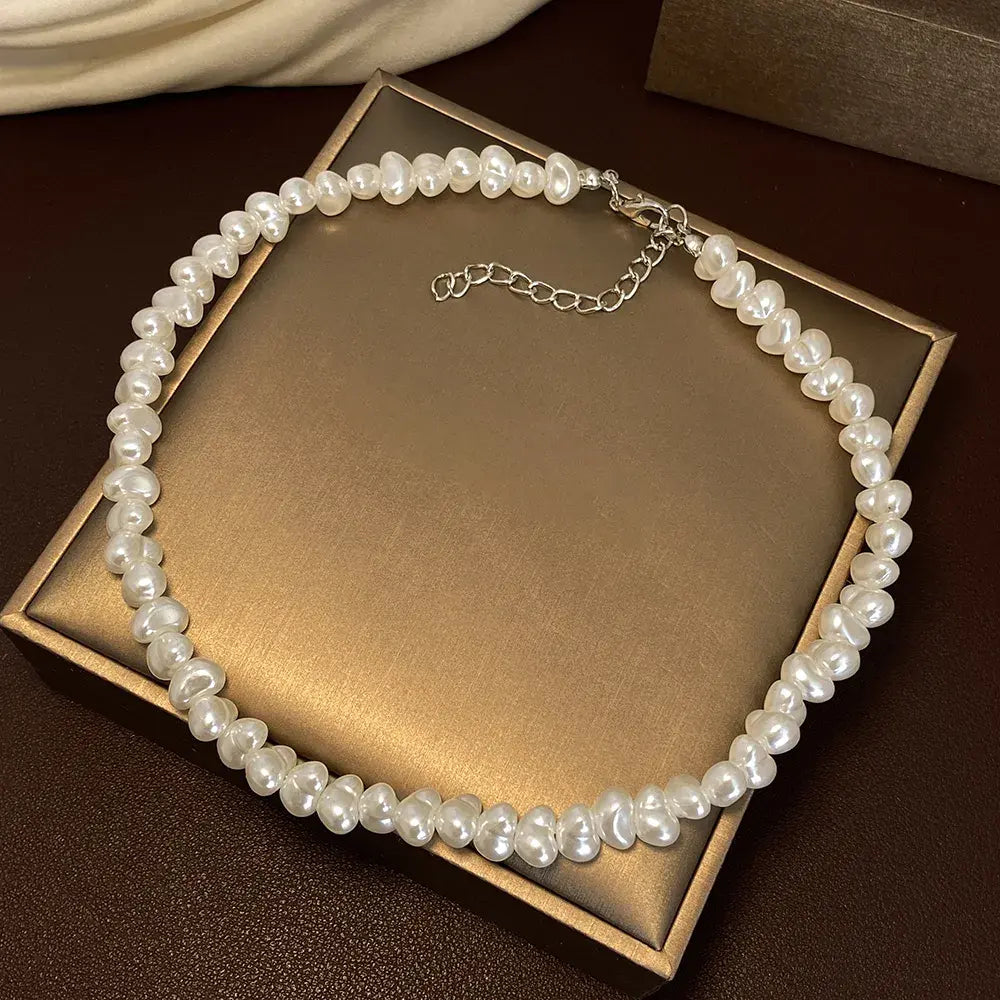 Elegant pearl necklace