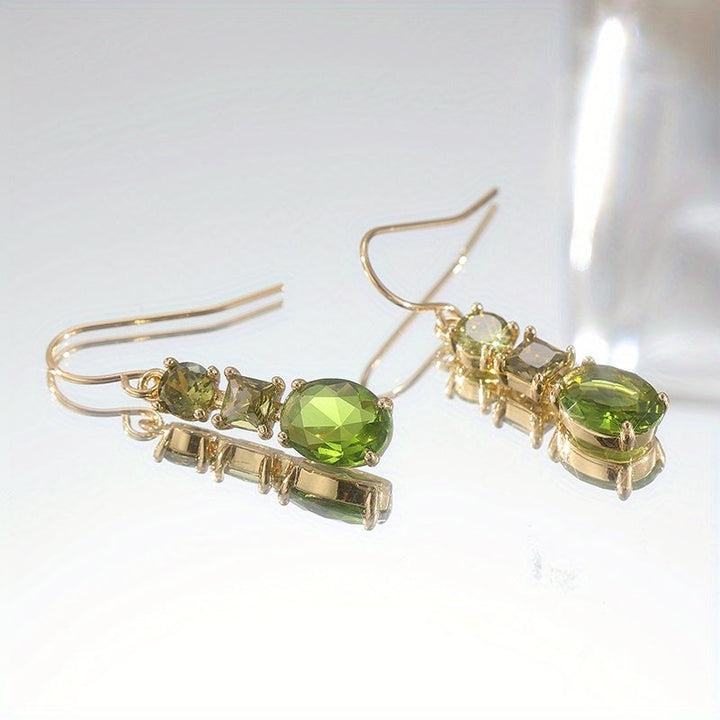 Elegant Green Retro Pendant Earrings