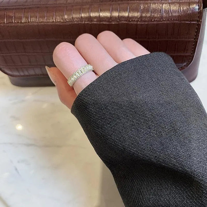 Gold and Pearl Lyxring